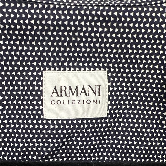 Armani Collezioni Navy Casual Button-Down Shirt With Tiangle Print - Picture 2 of 6